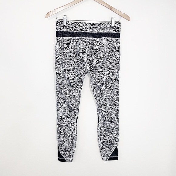 LULULEMON Run Inspire Mesh Black & White Leggings Size 6 EUC - Picture 5 of 9